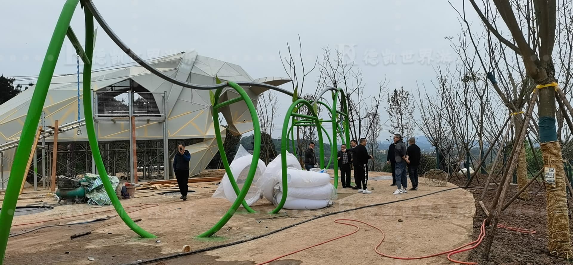 兒童游樂(lè)設(shè)備